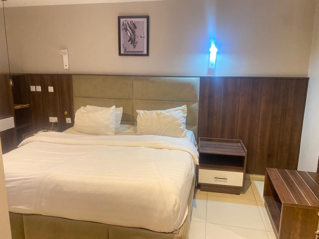 /web/uploads/116/Ivana Residence/room-photos/Bronze Room/IMG-20241118-WA0005.jpg